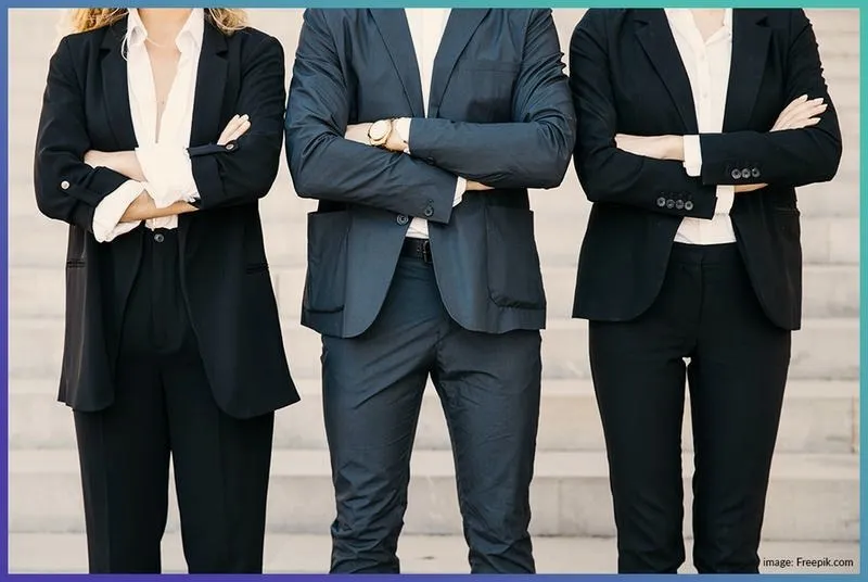 Dress code w praktyce: zasady ubioru bez modowych wpadek