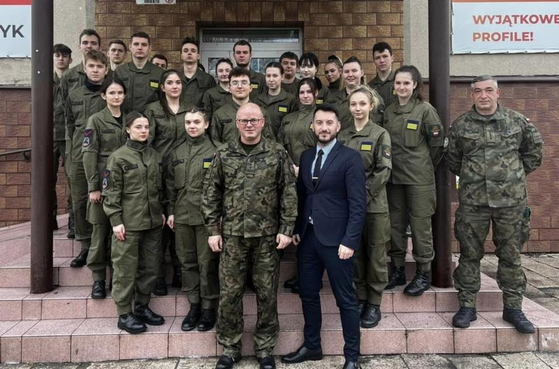 Gdzie rozpocząć służbę wojskową? WCR, dokumenty i kolejne kroki