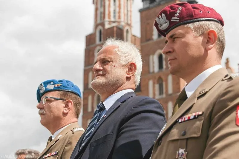 Ile wynosi pensja marszałka Wojska Polskiego? Zarobki i dodatki