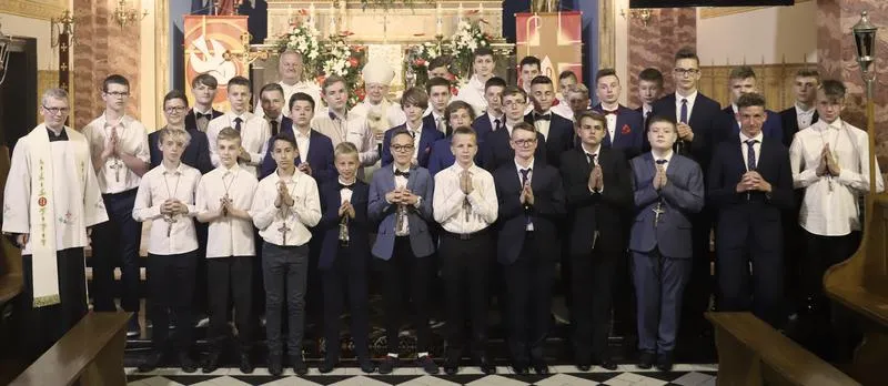 Bierzmowanie elegancki strój