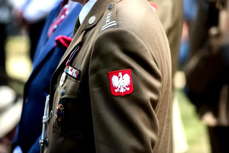 Sprzedaż mundurów wojskowych