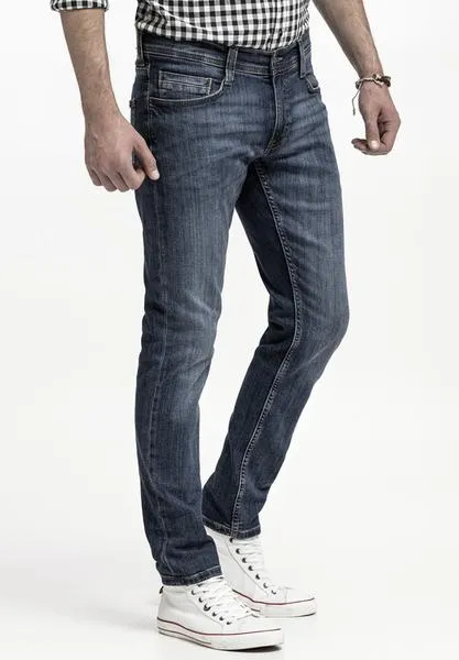 Stylizacje z spodniami tapered